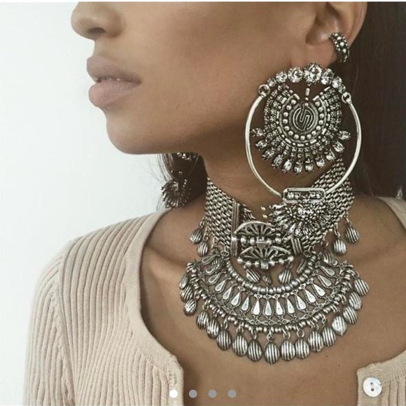 Jewelry - NEW CRYSTAL STATEMENT SWAROVSKI SILVER HOOP EARRINGS